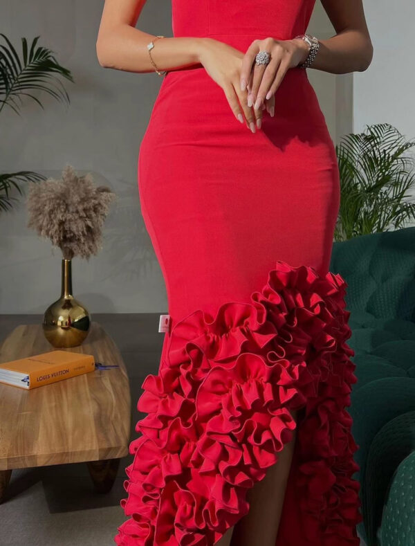 فستان احمر فخم من متجر Alyanksa