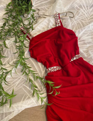 فستان احمر طويل انيق من أليان