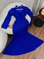 فستان أزرق بتطريز على الكتف من متجر اليان